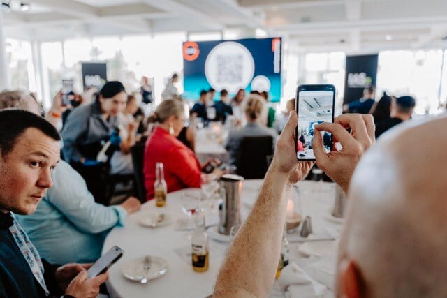 iMedia_01-24 Medium[FOMAU-24]