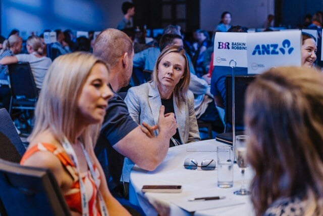 iMedia_02-39 Medium[FOMAU-24]