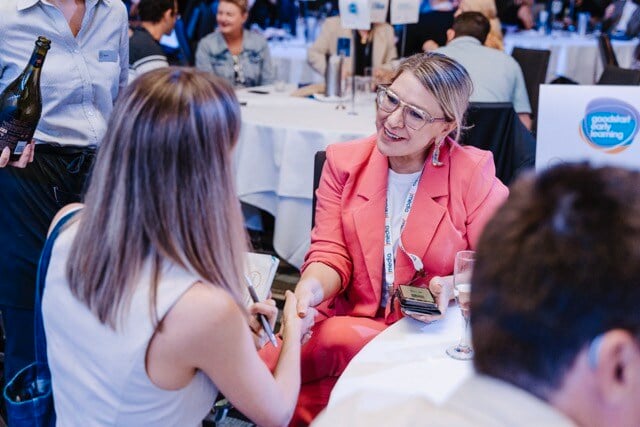 iMedia_02-49 Medium[FOMAU-24]