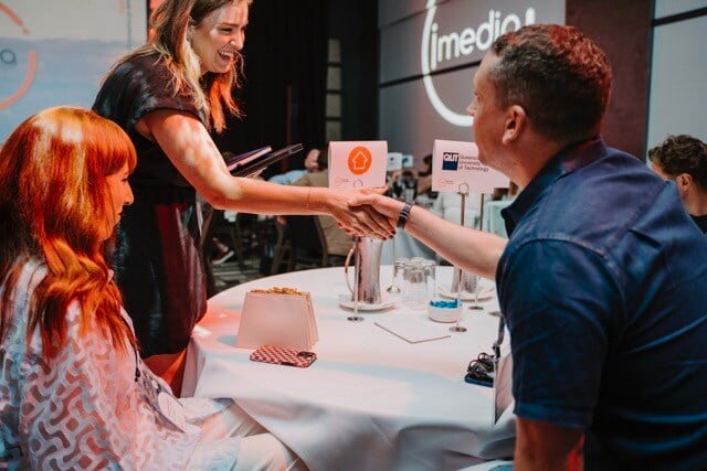 iMedia_02-9 Medium[FOMAU-24]